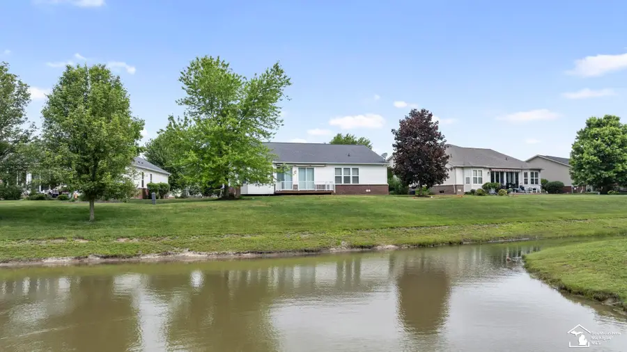 24219 Charlevoix ST, Flat Rock, MI 48134 - #3