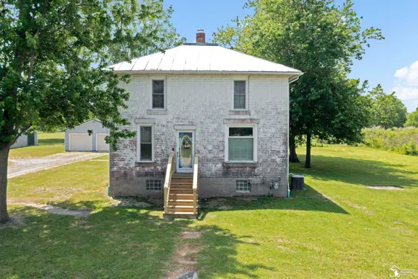 2808 Carleton Rockwood RD, Carleton, MI 48117