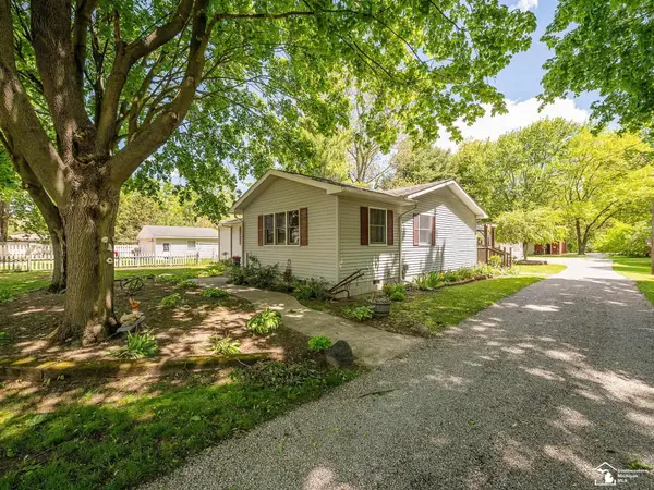 5215 WELLS RD, Petersburg, MI 49270