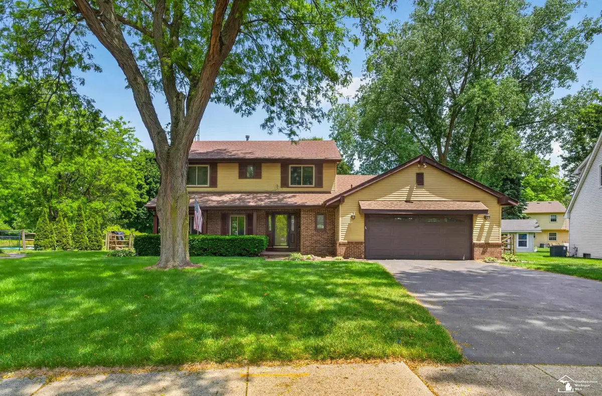 8008 Fox Run CT, Temperance, MI 48182 - #1