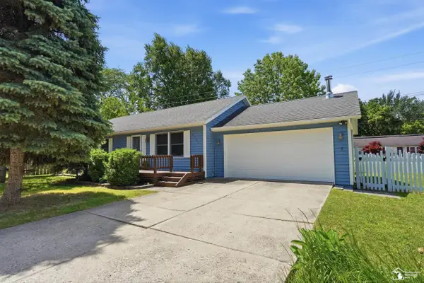 3484 Lakeshore DR, Monroe, MI 48162