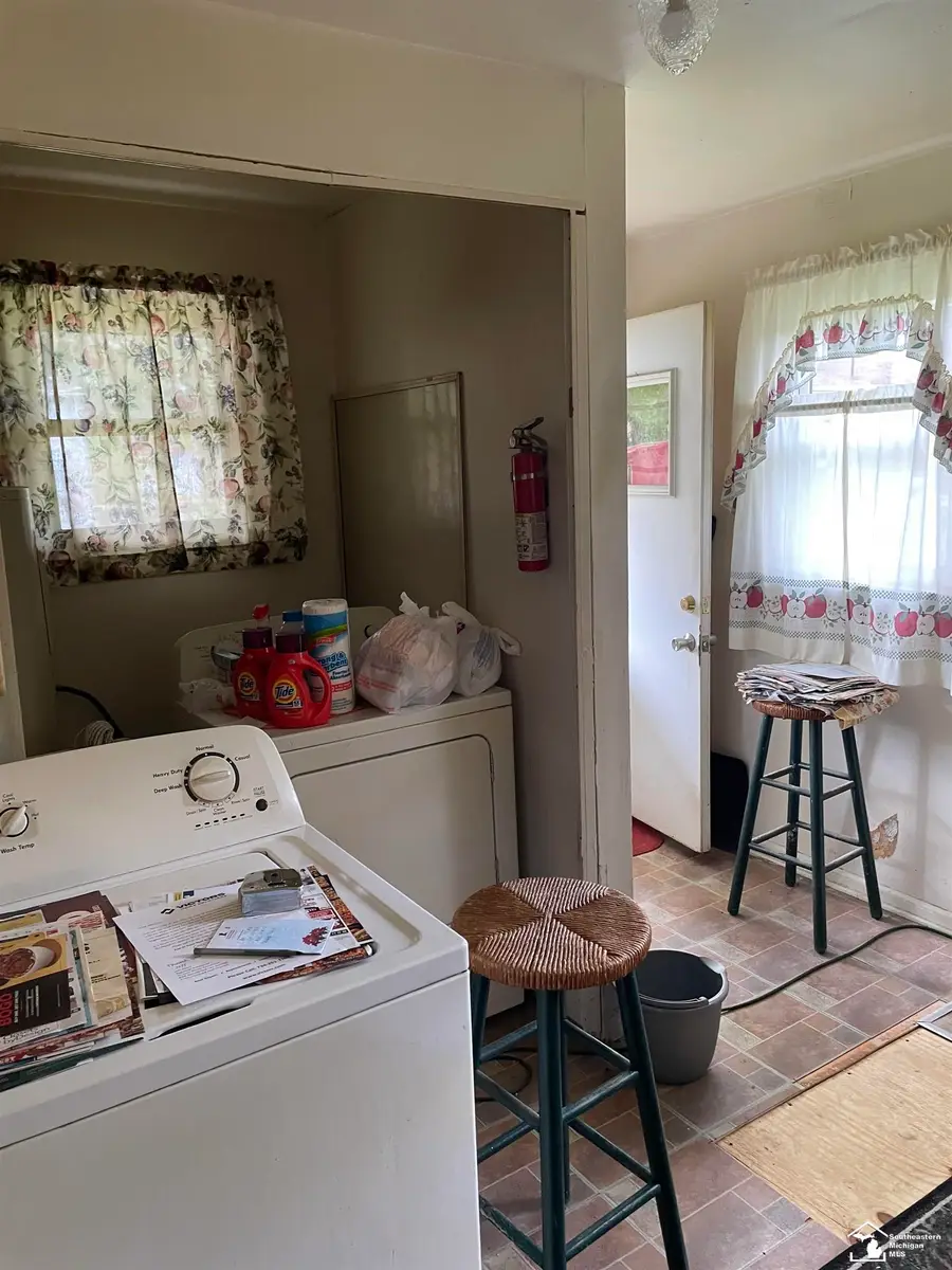 809 Pipis DR, Monroe, MI 48162 - #3