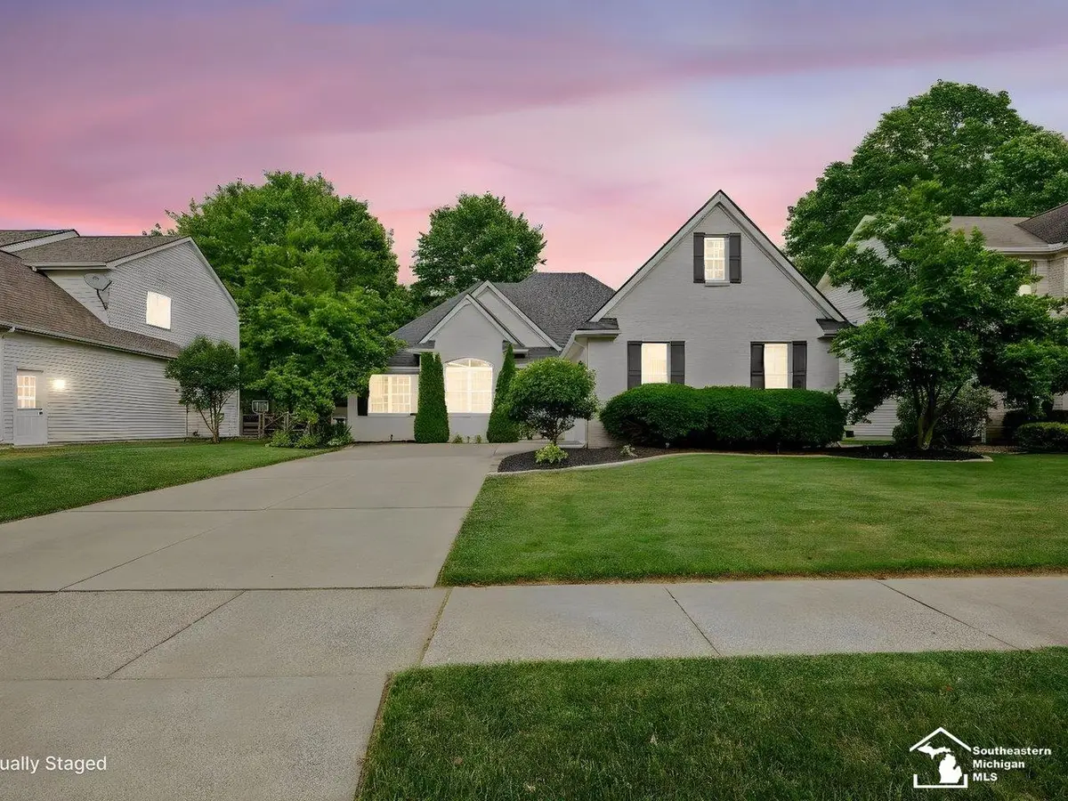 3498 Quail Hollow DR, Lambertville, MI 48144 - #1