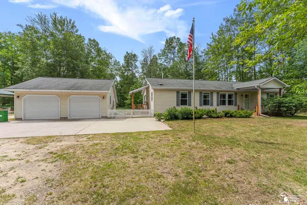 13332 Twin Lk Rd. NE RD, Kalkaska, MI 49646