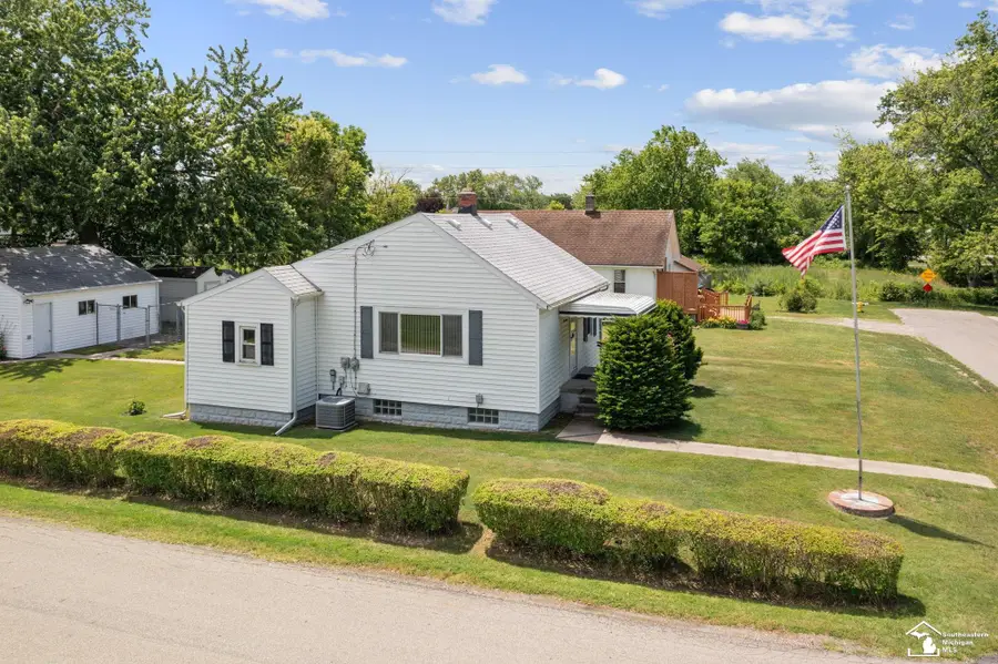 1011 Rambow DR, Monroe, MI 48161 - #3