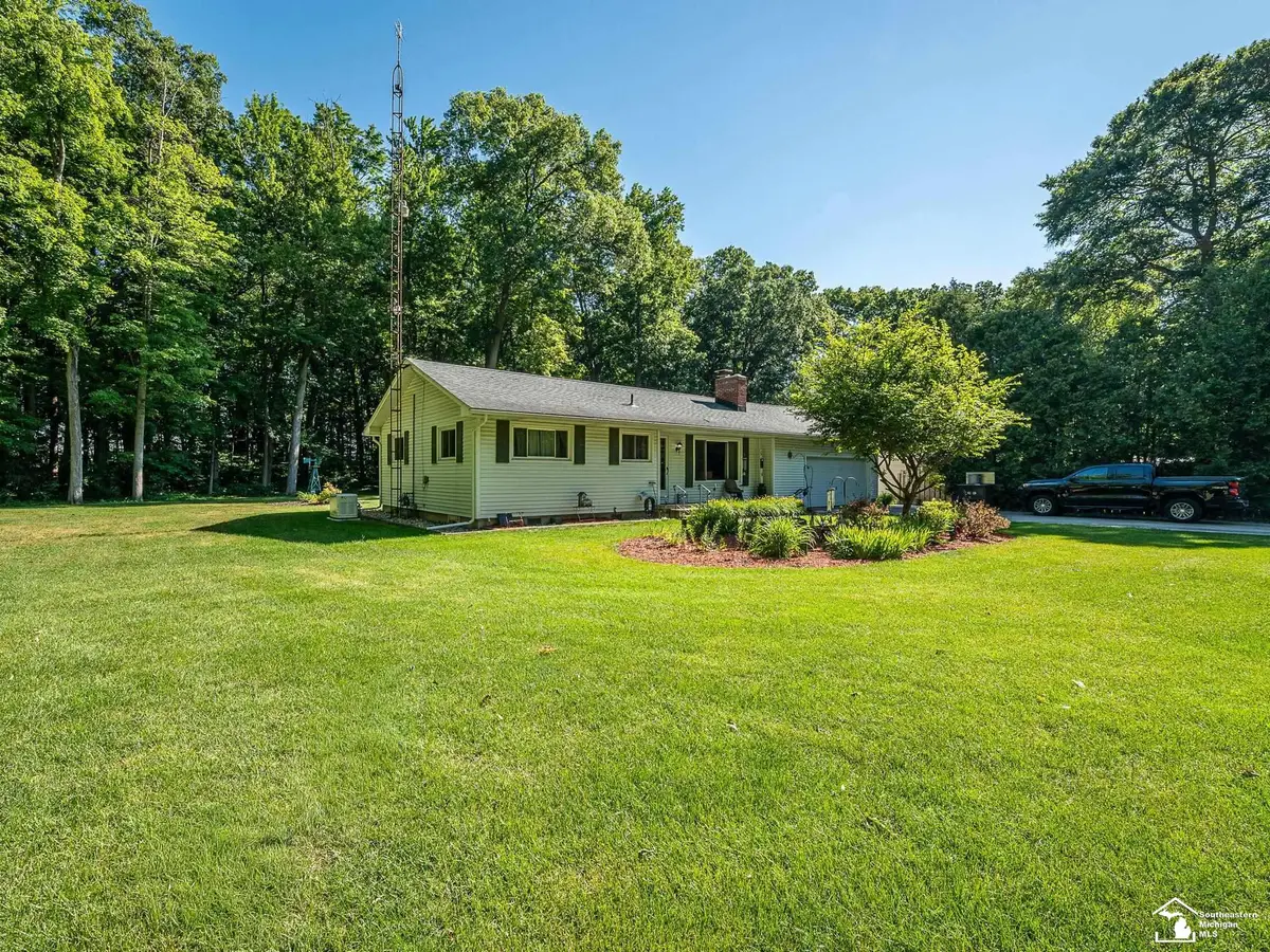 4496 School RD, Temperance, MI 48182 - #1