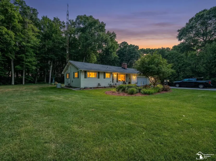 4496 School RD, Temperance, MI 48182 - #2