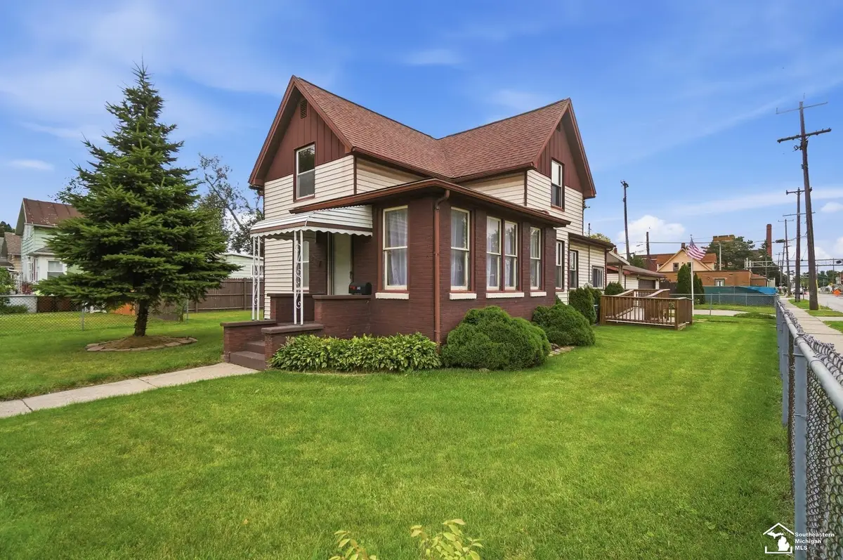 943 E 4th ST, Monroe, MI 48161 - #1