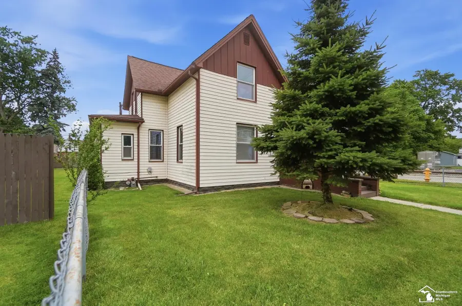943 E 4th ST, Monroe, MI 48161 - #3