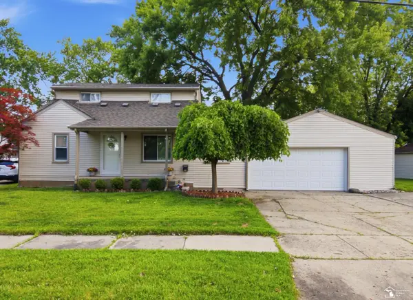 26427 Beaconsfield AVE, Roseville, MI 48066