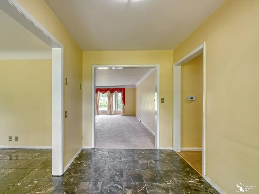 14359 S Dixie HWY, Monroe, MI 48161 - #2