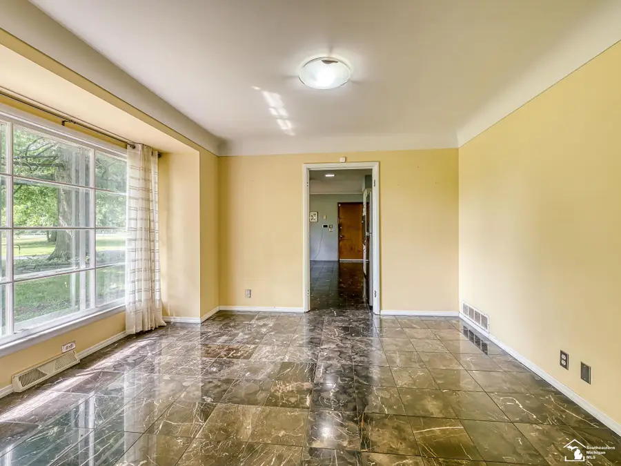 14359 S Dixie HWY, Monroe, MI 48161 - #3
