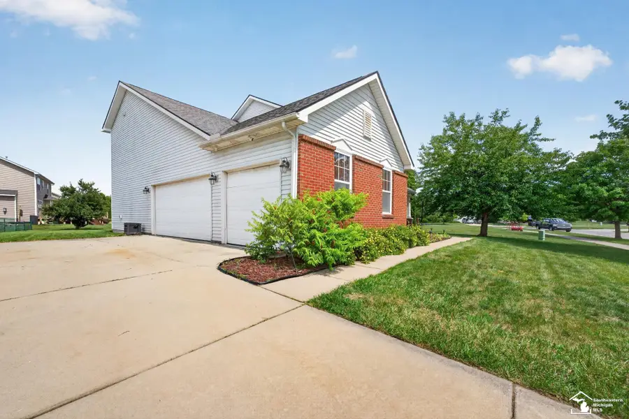 28921 Apple Blossom DR, Huron, MI 48134 - #3