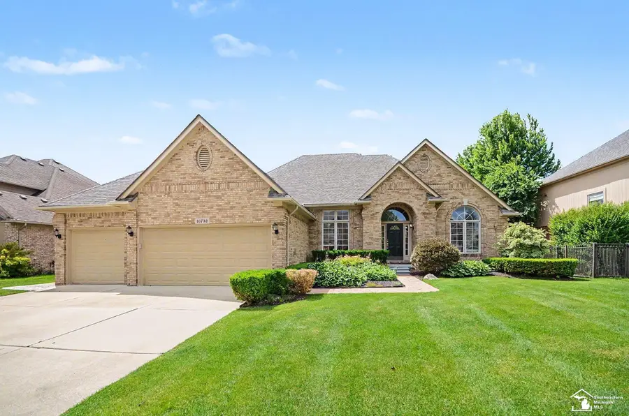 16732 English Garden DR, Macomb, MI 48042 - #3
