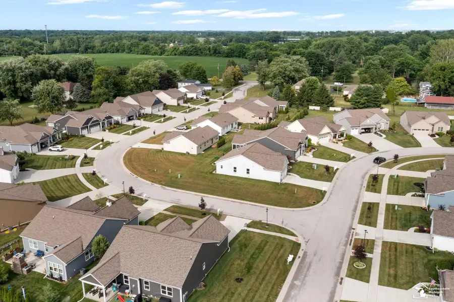 4157 Caitlin CT, Lambertville, MI 48144 - #3