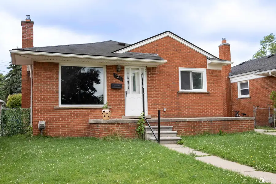 735 Detroit AVE, Lincoln Park, MI 48146 - #2