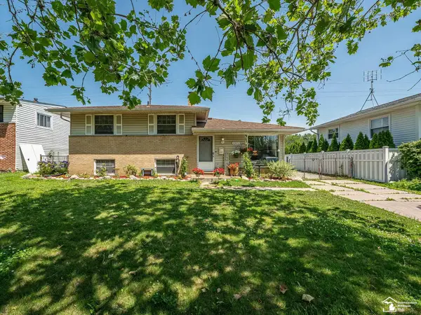 22452 Candace ST, Rockwood, MI 48173