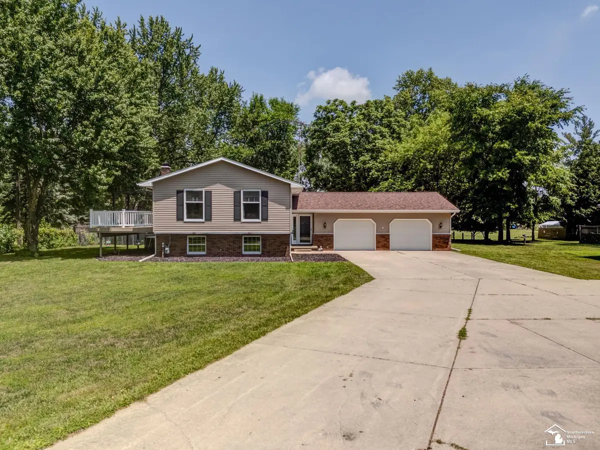 8870 Dixon RD, Monroe, MI 48161 - #1