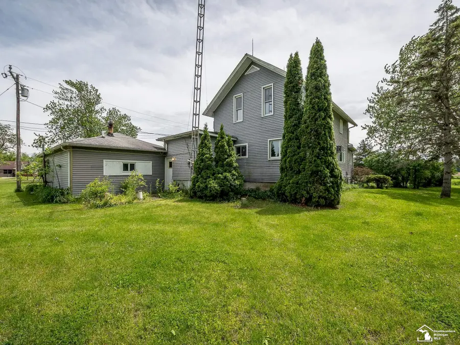 3754 Stewart RD, Monroe, MI 48162 - #2