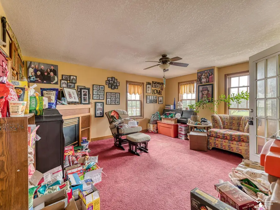 1689 W Rauch RD, Temperance, MI 48182 - #3