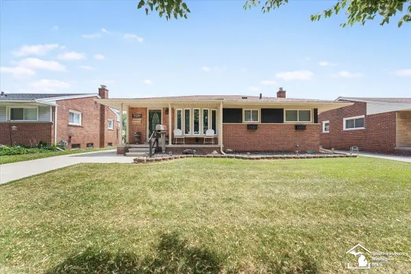 2351 Medford ST, Trenton, MI 48183