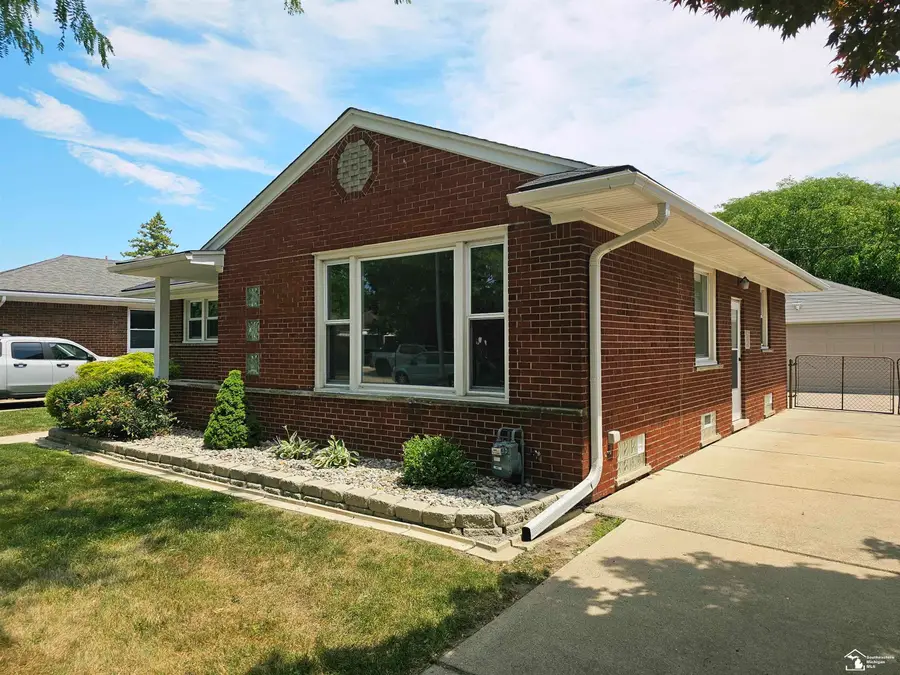 2955 Bridge ST, Trenton, MI 48183 - #2