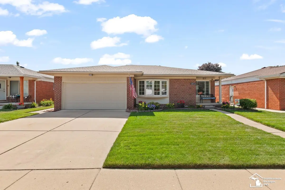 4912 Valley RD, Trenton, MI 48183 - #1