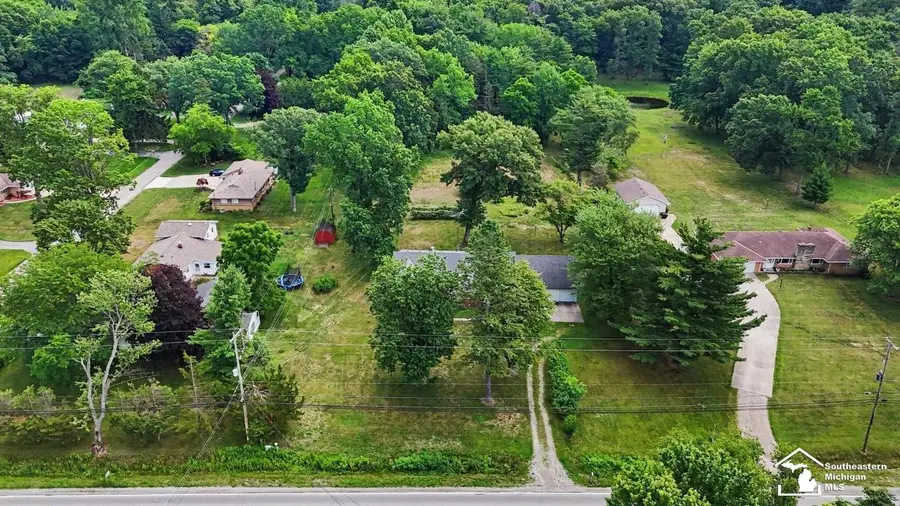 9506 Secor RD, Temperance, MI 48182 - #2