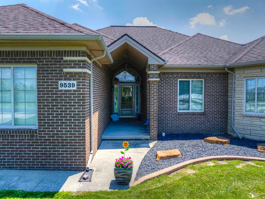 9539 Lazy Oak DR, Carleton, MI 48117 - #3