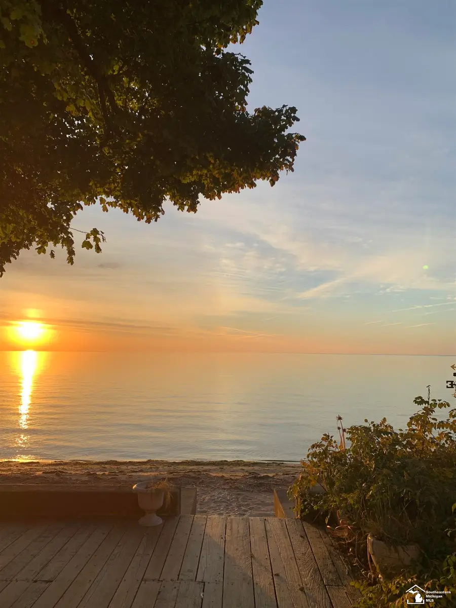 3964 Lakeshore DR, Newport, MI 48166 - #2