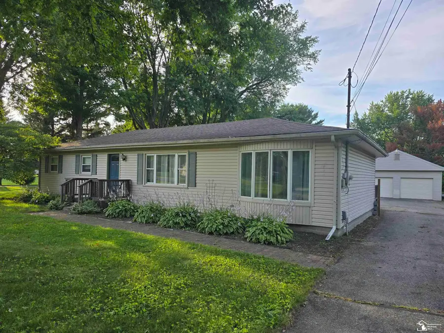 4216 W Samaria RD, Temperance, MI 48182 - #2
