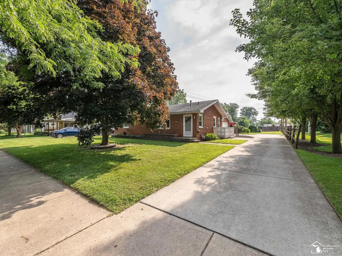 240 Ypsilanti ST, Dundee, MI 48131 - #1