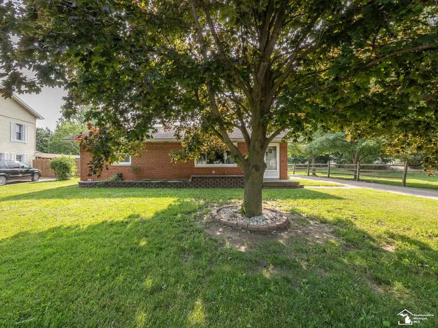 240 Ypsilanti ST, Dundee, MI 48131 - #2