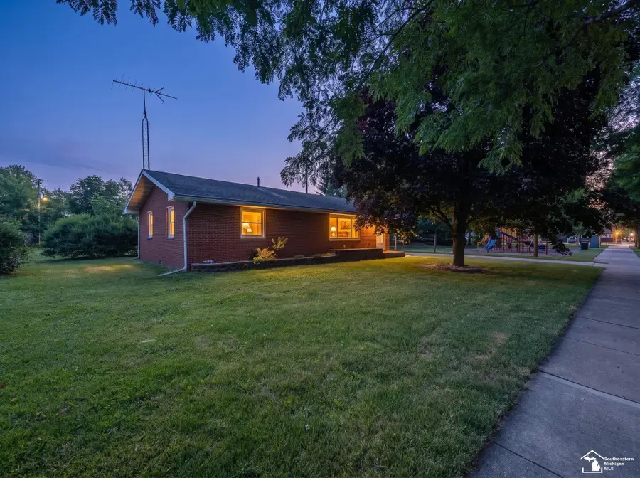 240 Ypsilanti ST, Dundee, MI 48131 - #3