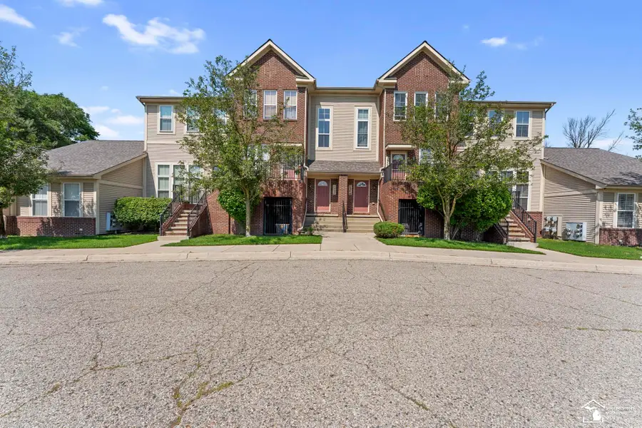 1346 Hillcrest DR, Waterford, MI 48327 - #2