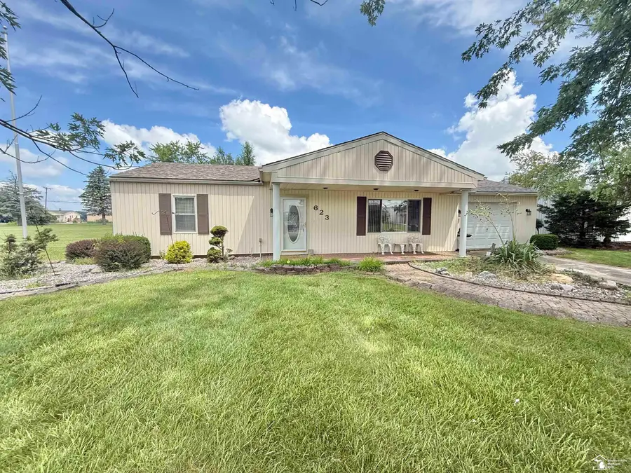 623 Leveque CIR, Carleton, MI 48117 - #3