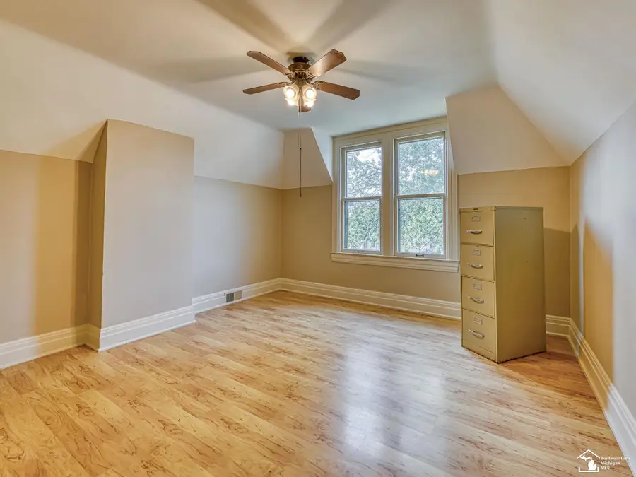 18 W Noble AVE, Monroe, MI 48162 - #3