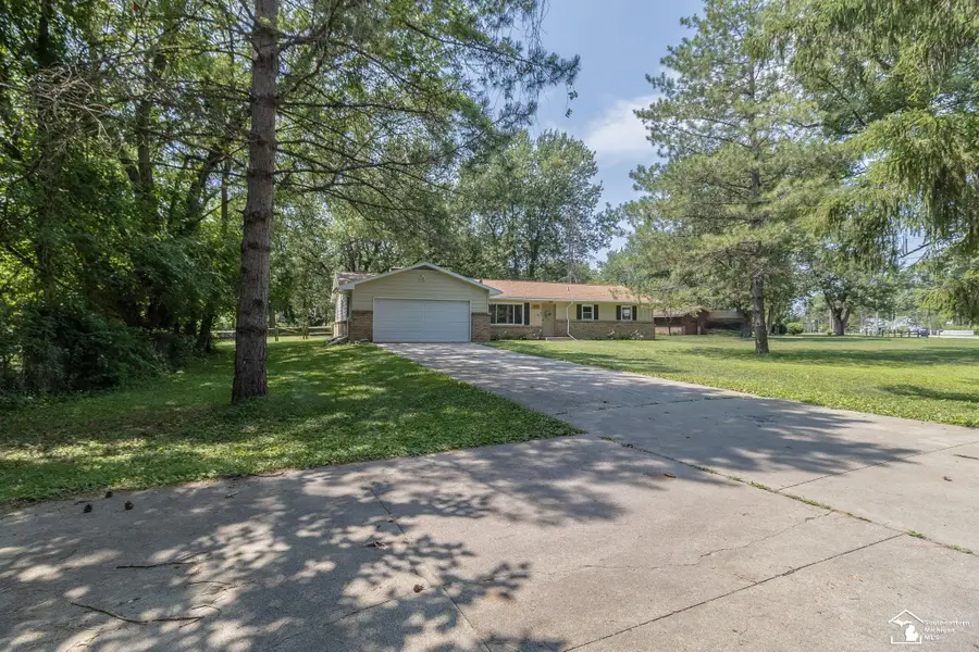 8413 Summerfield RD, Lambertville, MI 48144 - #2