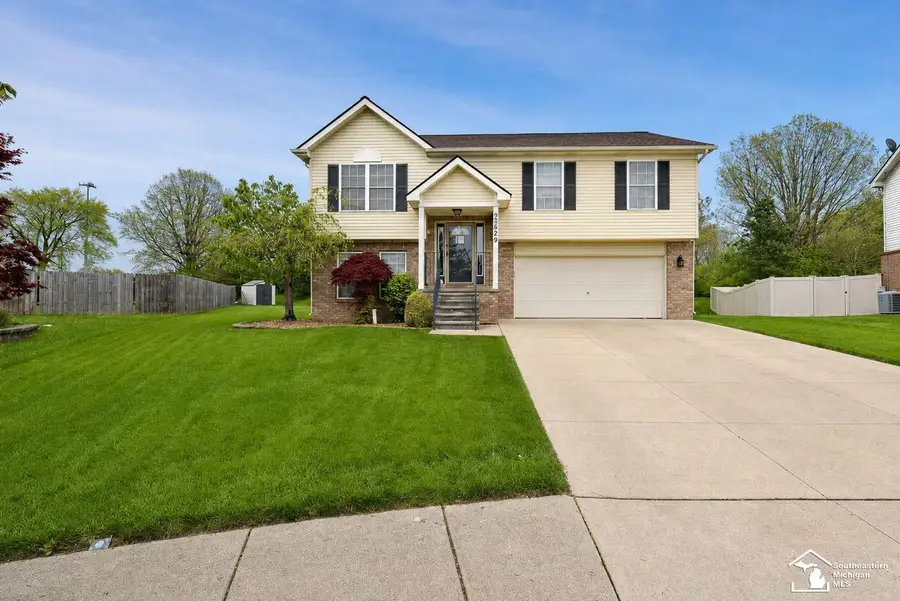29229 Hunter CT, Brownstown, MI 48183 - #3