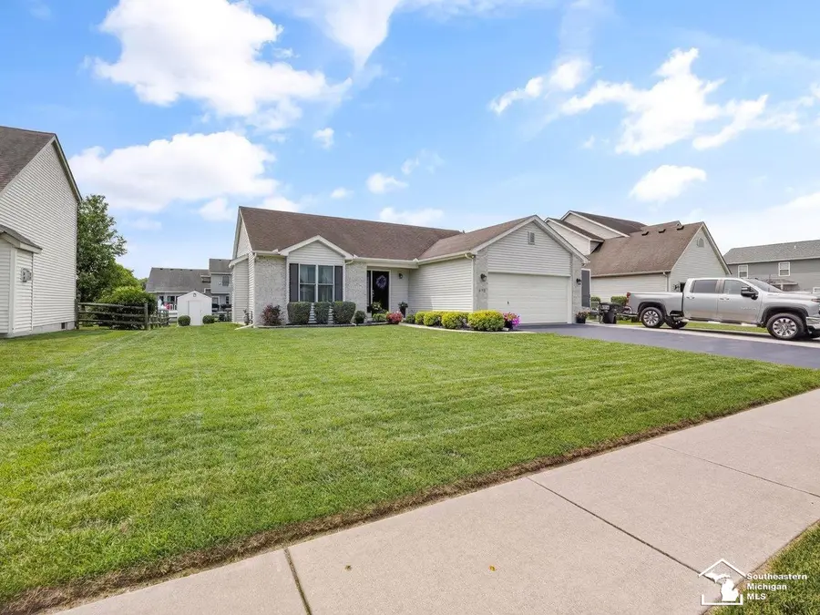 472 Buck LN, Temperance, MI 48182 - #3