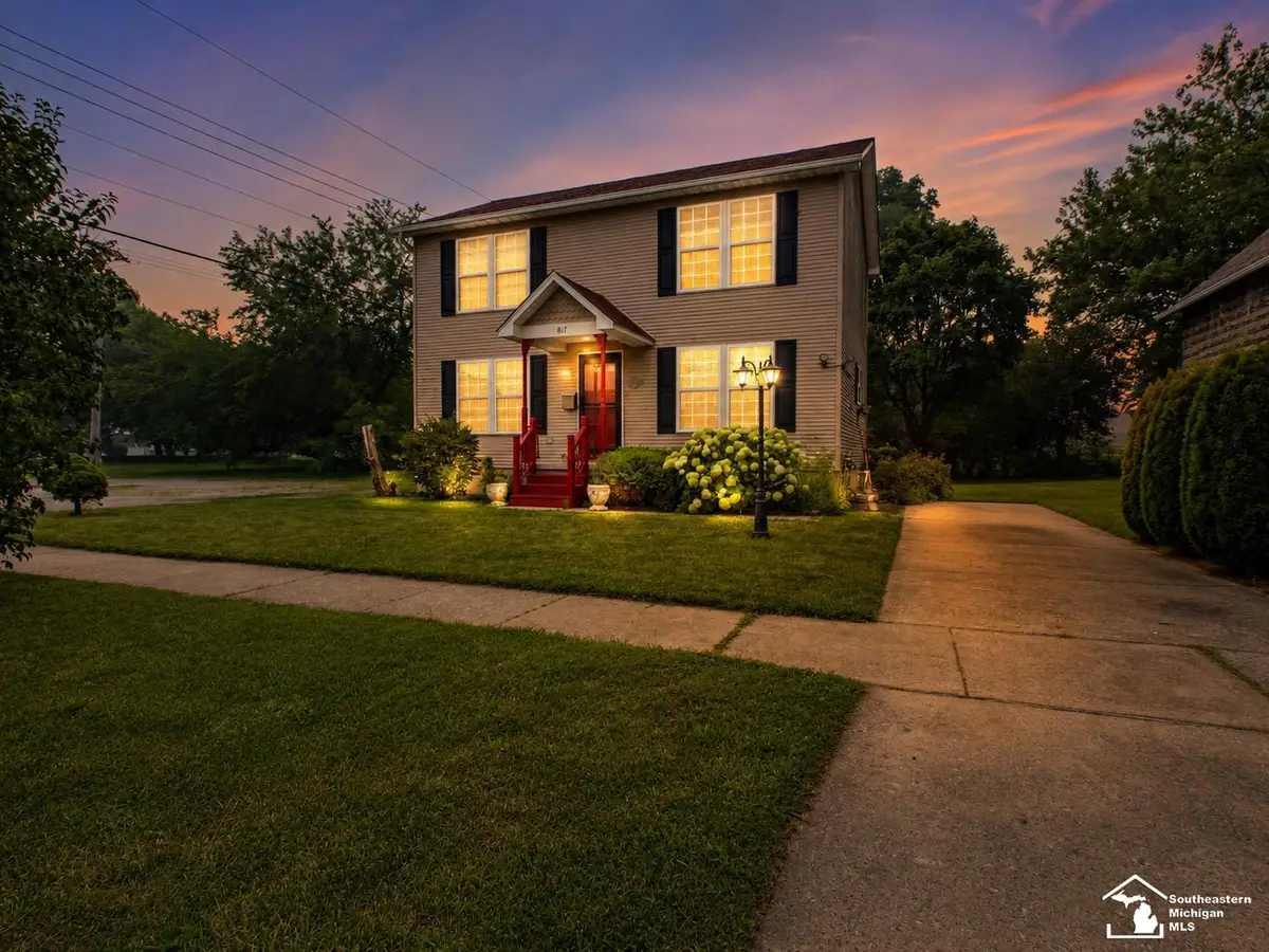817 W 5th ST, Monroe, MI 48161 - #1