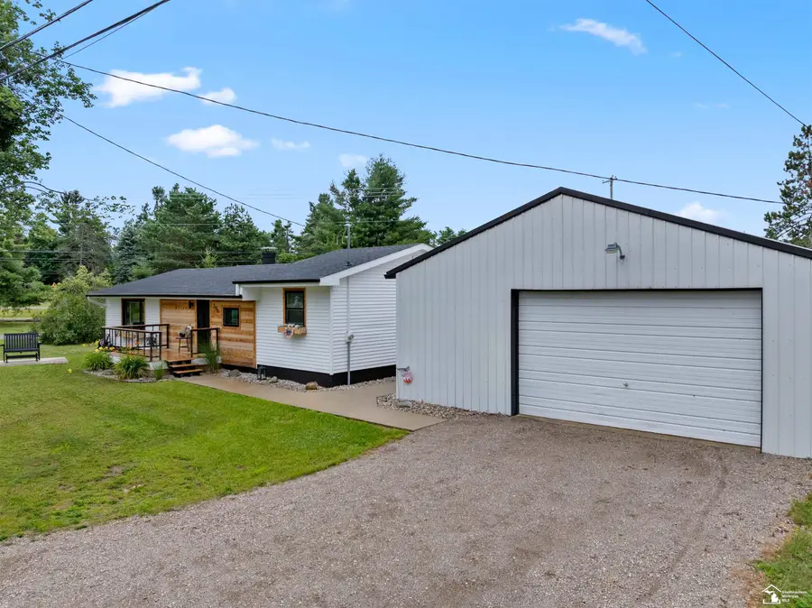 751 Stonewood ST, Gaylord, MI 49735 - #2