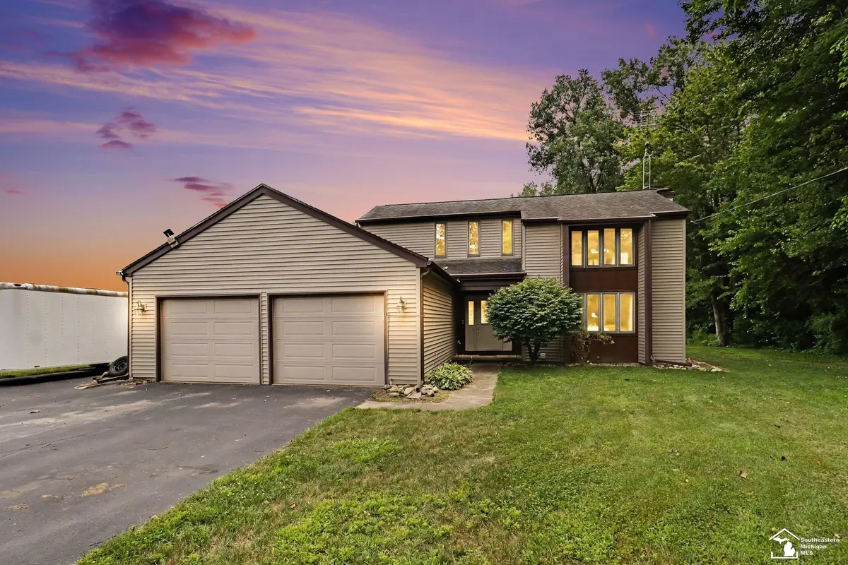 601 W ERIE RD, Temperance, MI 48182 - #1