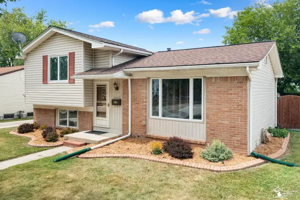 625 John Rolfe DR, Monroe, MI 48162
