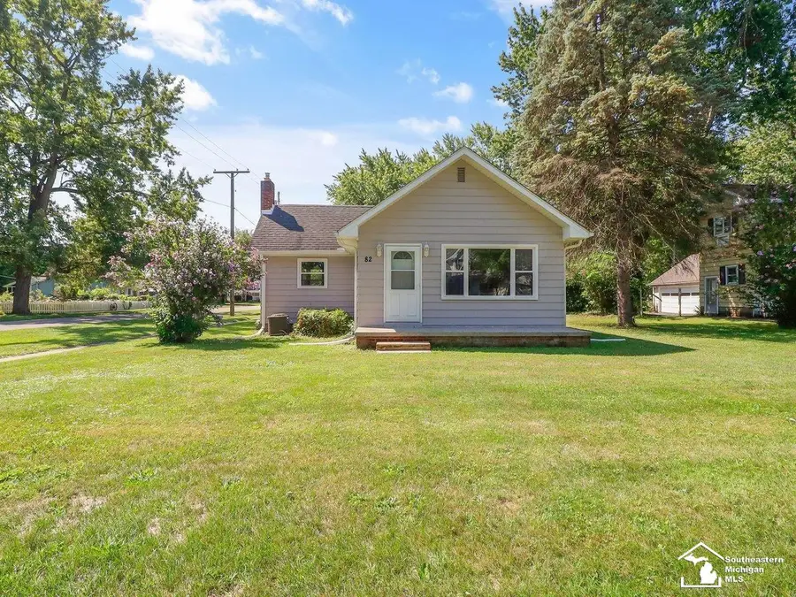 82 E Chestnut ST, Petersburg, MI 49270 - #3