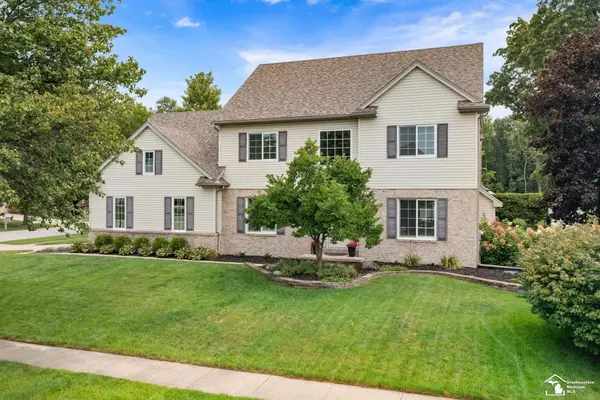 8360 Doulton CT, Lambertville, MI 48144