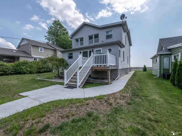 2912 Lakeshore DR, Monroe, MI 48162