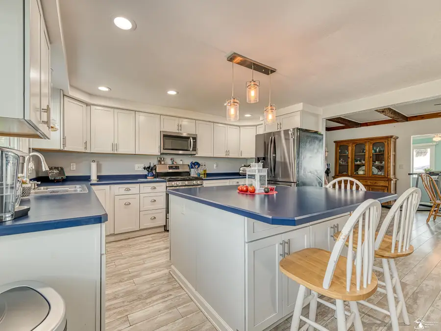 2912 Lakeshore DR, Monroe, MI 48162 - #3