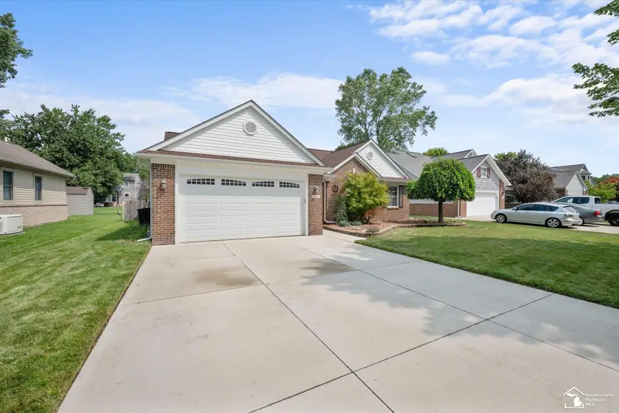 30134 Willow Springs RD, Flat Rock, MI 48134 - #2