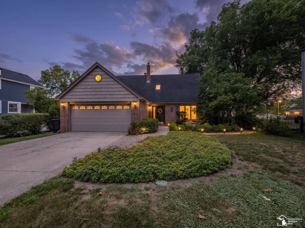 7773 Church RD, Grosse Ile, MI 48138 - #1